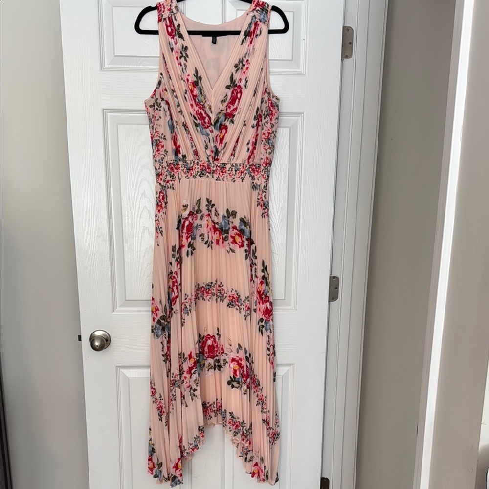 White House Black Market Blush Floral V-Neck Dress